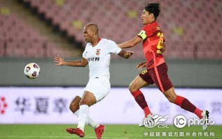 苏宁逆转战胜亚泰，继续保持次席