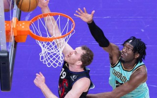 猛龙客场击败黄蜂，继续胜势不断