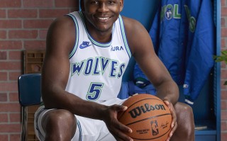 篮球明星风采，赛季之争引人瞩目！