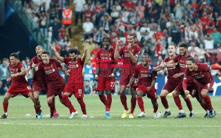 德信体育app下载-利物浦主场3-0轻取伯恩茅斯，提前跻身前四