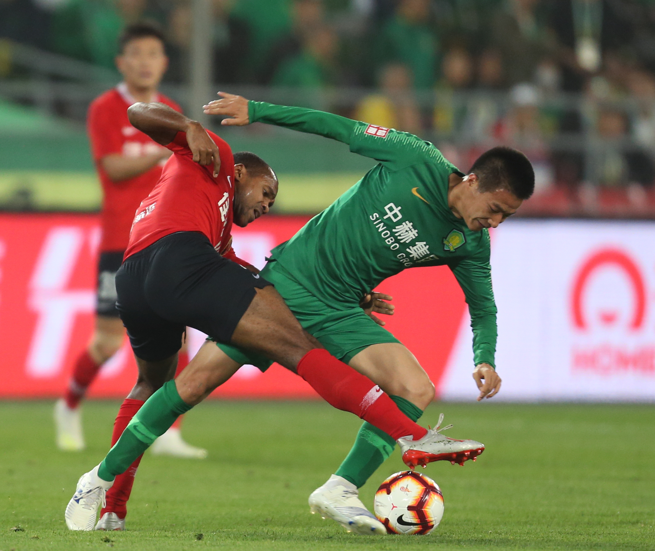 深圳佳兆业取得宝贵三分,逐渐逼近前列-第2张图片-德信体育 深圳佳兆业取得宝贵三分,逐渐逼近前列-第2张图片-德信体育