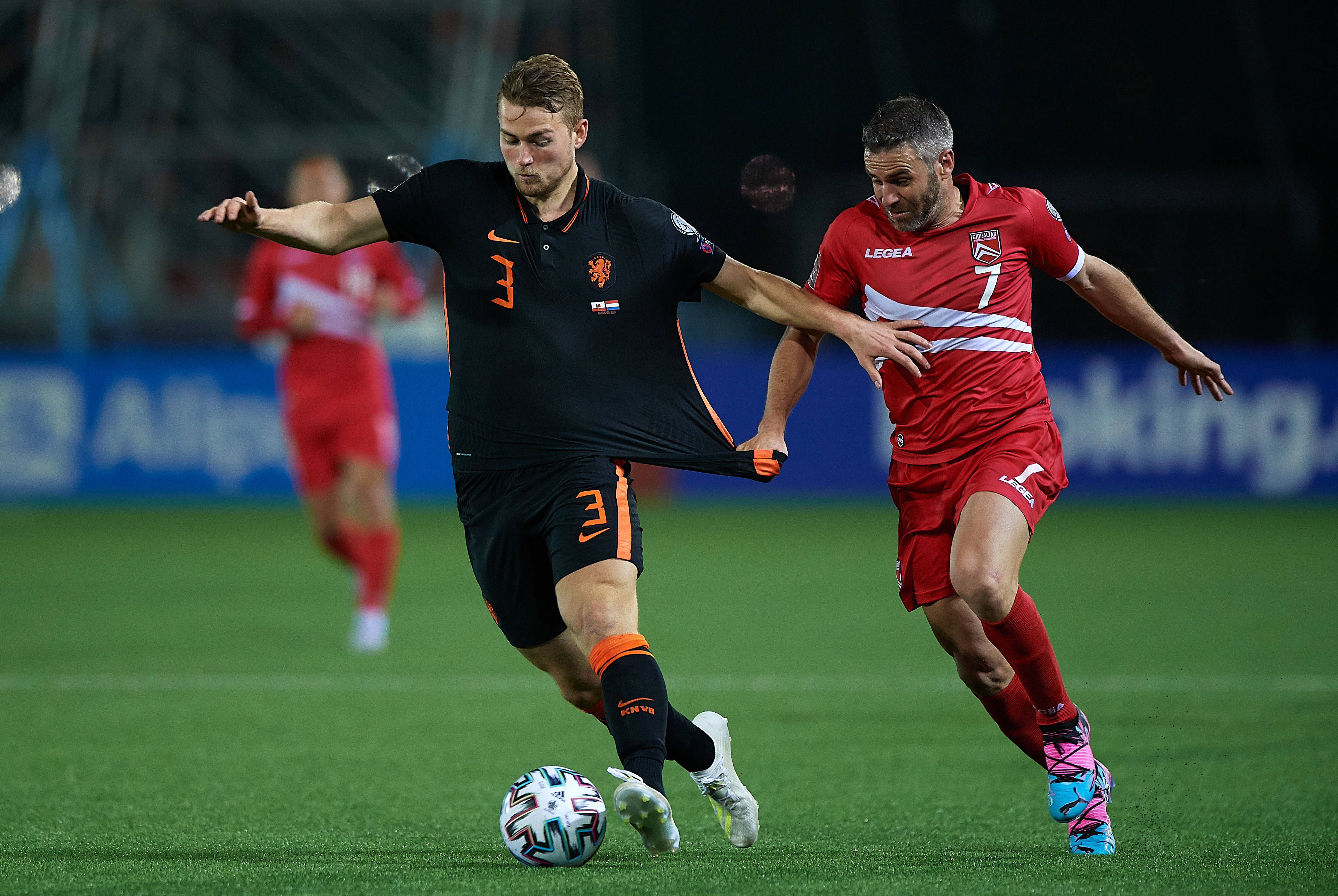 荷兰国家队备战乌克兰关键一战-第2张图片-德信体育 荷兰国家队备战乌克兰关键一战-第2张图片-德信体育