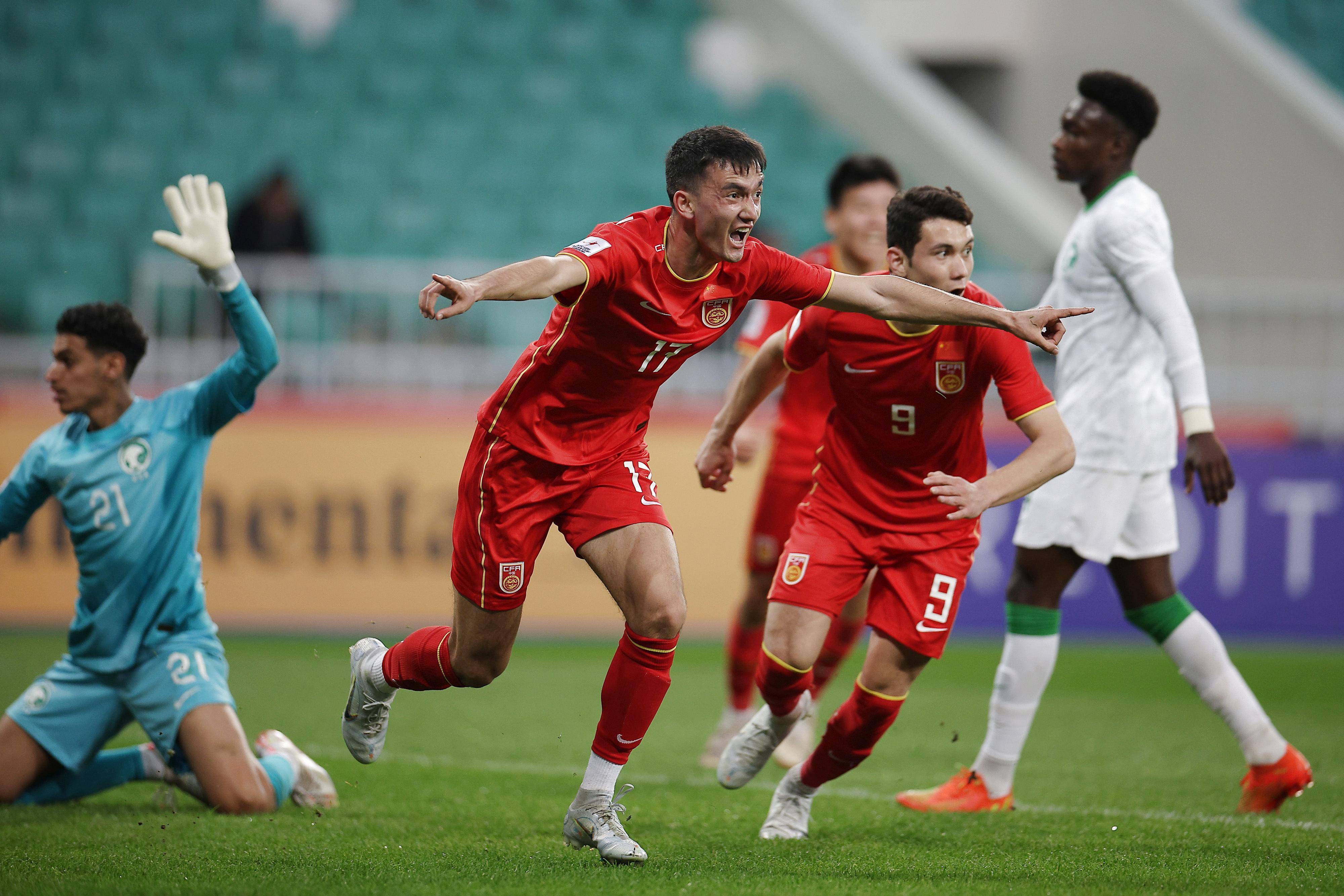 亚洲足球传奇开启新篇章,球员全力以赴-第1张图片-德信体育 亚洲足球传奇开启新篇章,球员全力以赴-第1张图片-德信体育