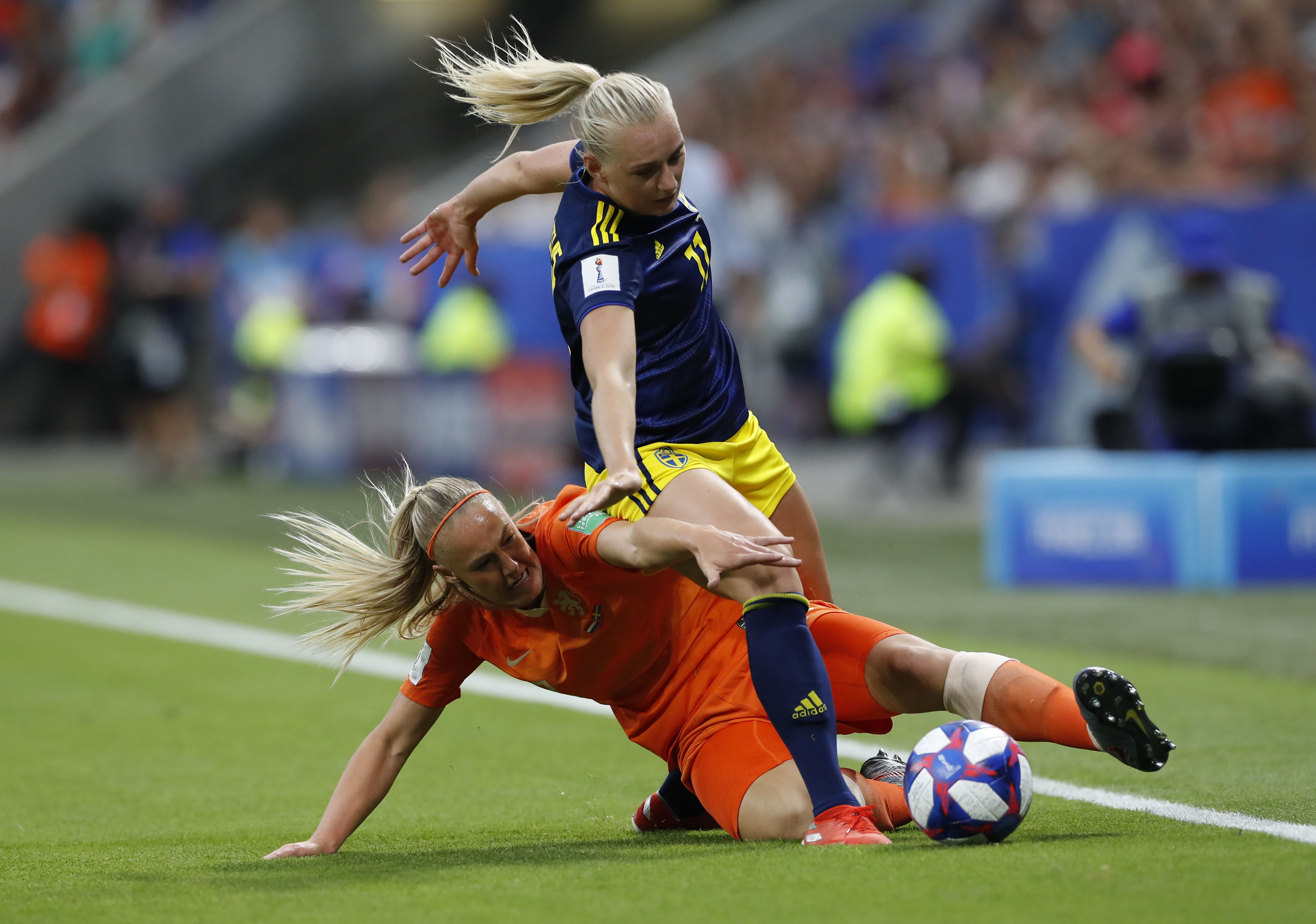 荷兰足球联赛球队在国际赛场上夺魁-第1张图片-德信体育 荷兰足球联赛球队在国际赛场上夺魁-第1张图片-德信体育