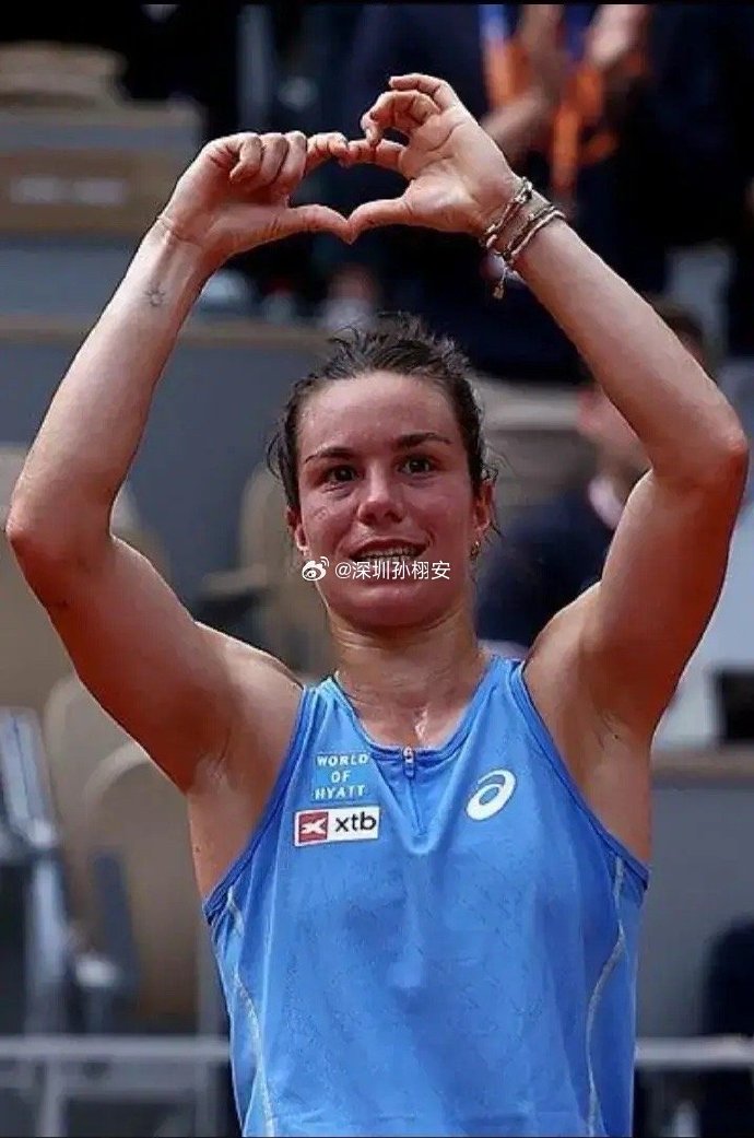 法国体操队女选手斩获铜牌-第2张图片-德信体育 法国体操队女选手斩获铜牌-第2张图片-德信体育