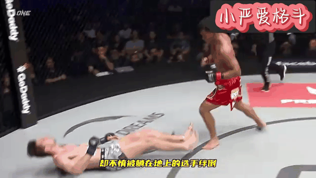 德信体育-场上激烈冲突,裁判出手平息-第1张图片-德信体育 德信体育-场上激烈冲突,裁判出手平息-第1张图片-德信体育